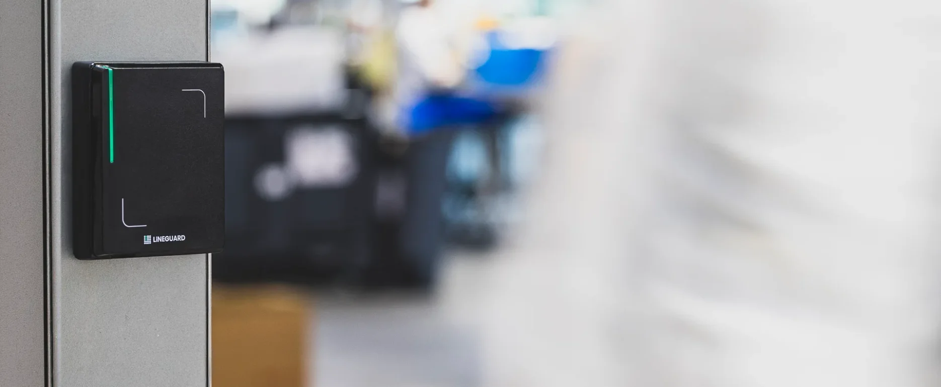 Lecteur LiNEGUARD Line Ultra Prox intégré sur une zone sécurisé